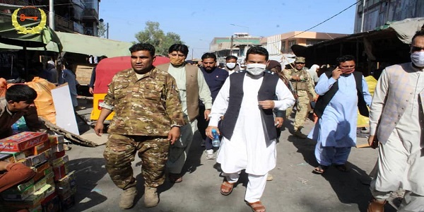 جلال اباد ښاروال روح الامين حسن په لارښوونه جلال اباد ښاروالۍ مارکيټينو تنظيم امريت له لورې د زرګرانو کوڅه او شاوخوا ساحو پلې لارې او سرک غاړې د هېوادوالو پلې تګ راتګ او ترافيکو پر وړاندې خلاصې کړې.
