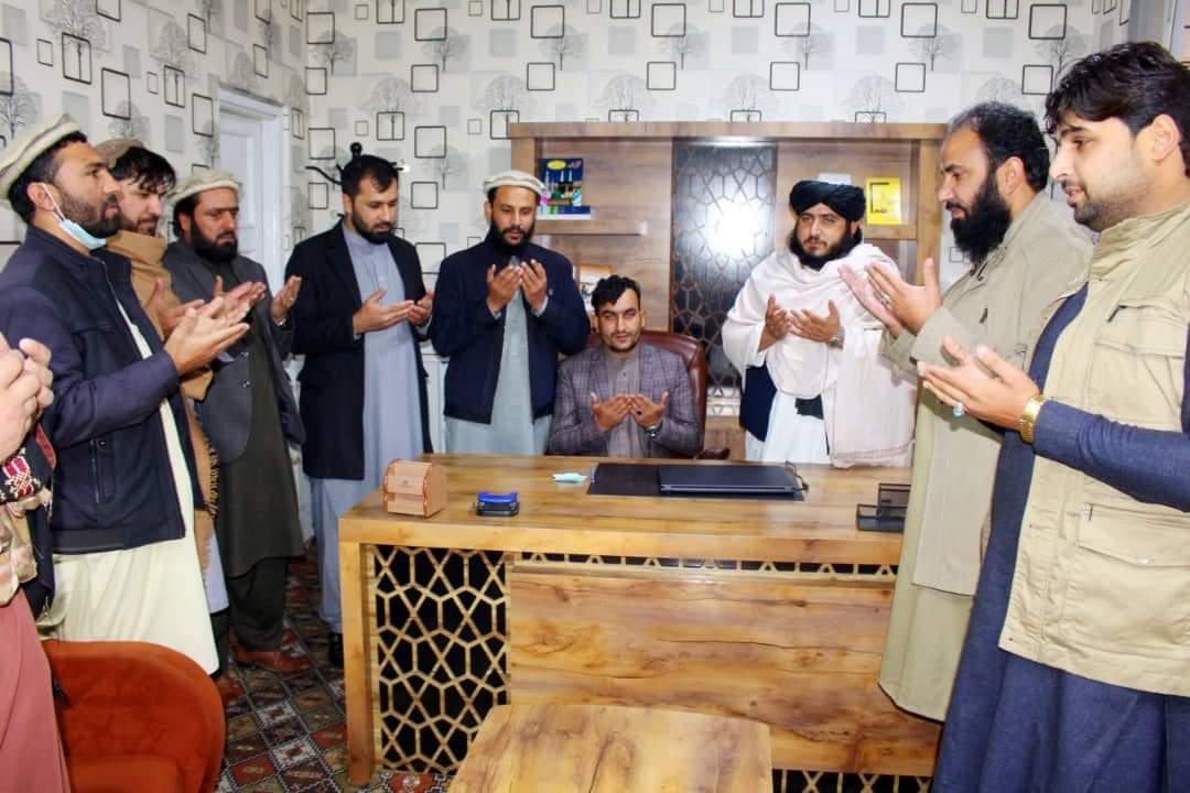 د ننګرهار ښاروالۍ لپاره ویاند وټاکل شو: د ننګرهار ښاروال مولوي "روح الله حقمل" له لوري د ښاروالۍ کار مندانو ته "بختې جان مراد" د ویاند په حیث ور وپیژندل شو، په دغې پیژندنه کې د ښاري حکومتولۍ رئیس فیض محمد درُاني، د مالي او ادرې چارو رئیس استاد دولت امرخېل هم شتون درلود. نوموړي ته یې د نوي دندې د مبارکۍ ترڅنګ په چارو کې د بریالېتوب دوعاء وکړه.
