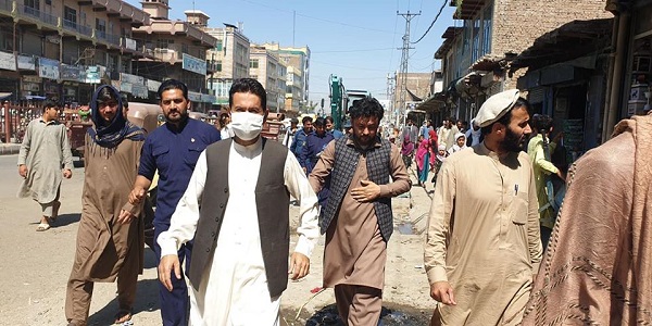 جلا اباد ښاروالۍ ښاري نظم ګډ کمېسیون له خوا د ګڼې ګوڼې کمولو او ښاري نظم راوستو لپاره د لغمان هډې، تالاشۍ څلور لارې او چپرهار زړې هډې د سړک غاړو تختونه لرې کړای شول.