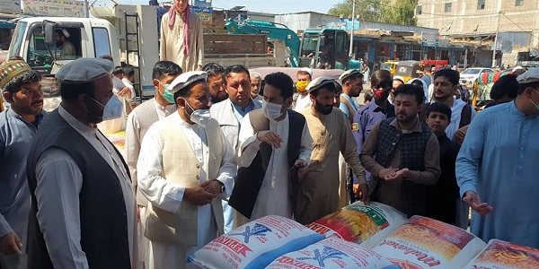 جلا اباد ښاروالۍ ښاري نظم ګډ کمېسیون له خوا د ګڼې ګوڼې کمولو او ښاري نظم راوستو لپاره د لغمان هډې، تالاشۍ څلور لارې او چپرهار زړې هډې د سړک غاړو تختونه لرې کړای شول.