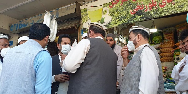 جلا اباد ښاروالۍ ښاري نظم ګډ کمېسیون له خوا د ګڼې ګوڼې کمولو او ښاري نظم راوستو لپاره د لغمان هډې، تالاشۍ څلور لارې او چپرهار زړې هډې د سړک غاړو تختونه لرې کړای شول.